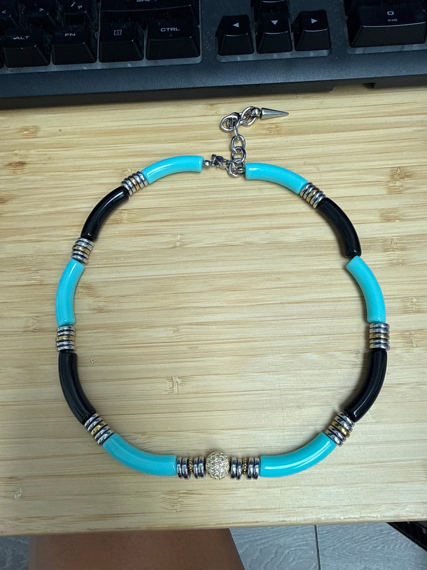 ISLAND NECKLACE