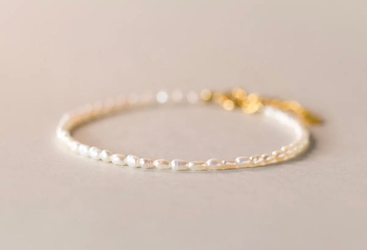 DAINTY PEARL BRACELET