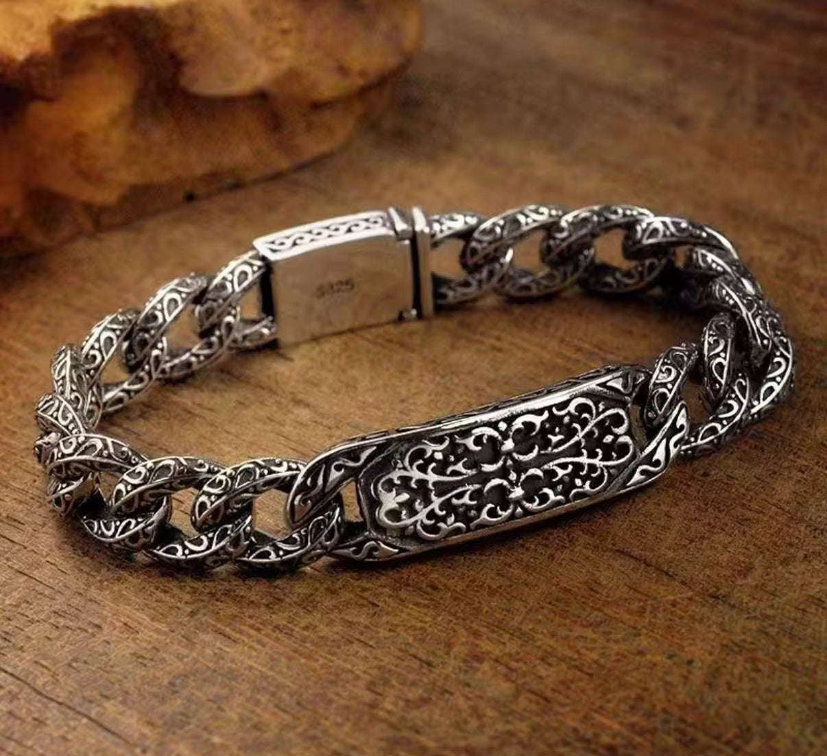 CURB PATTERN BRACELET