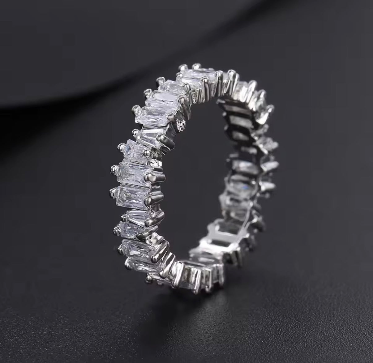 SILVER BAND RING