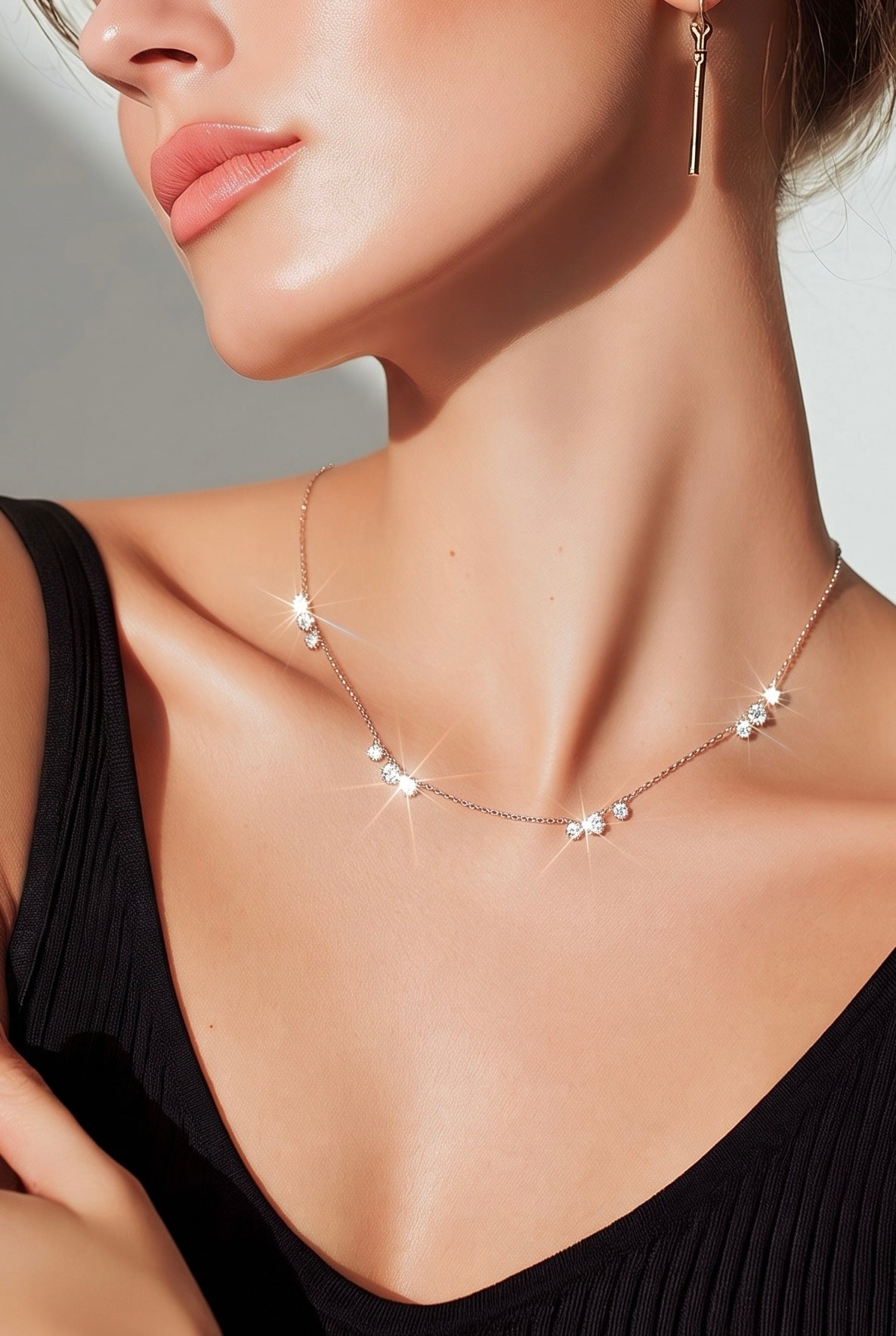 FLOATING NECKLACE