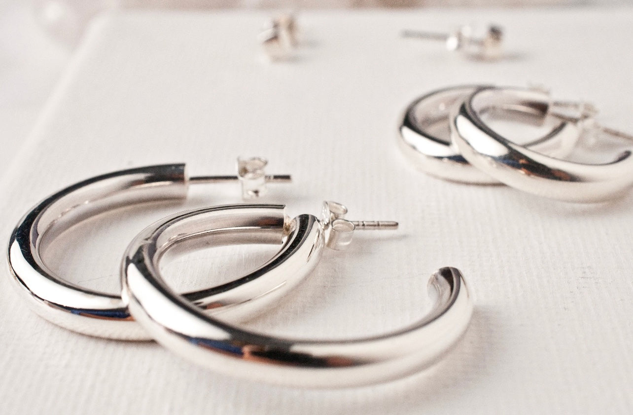 LARGE CLASSIC HOOPS