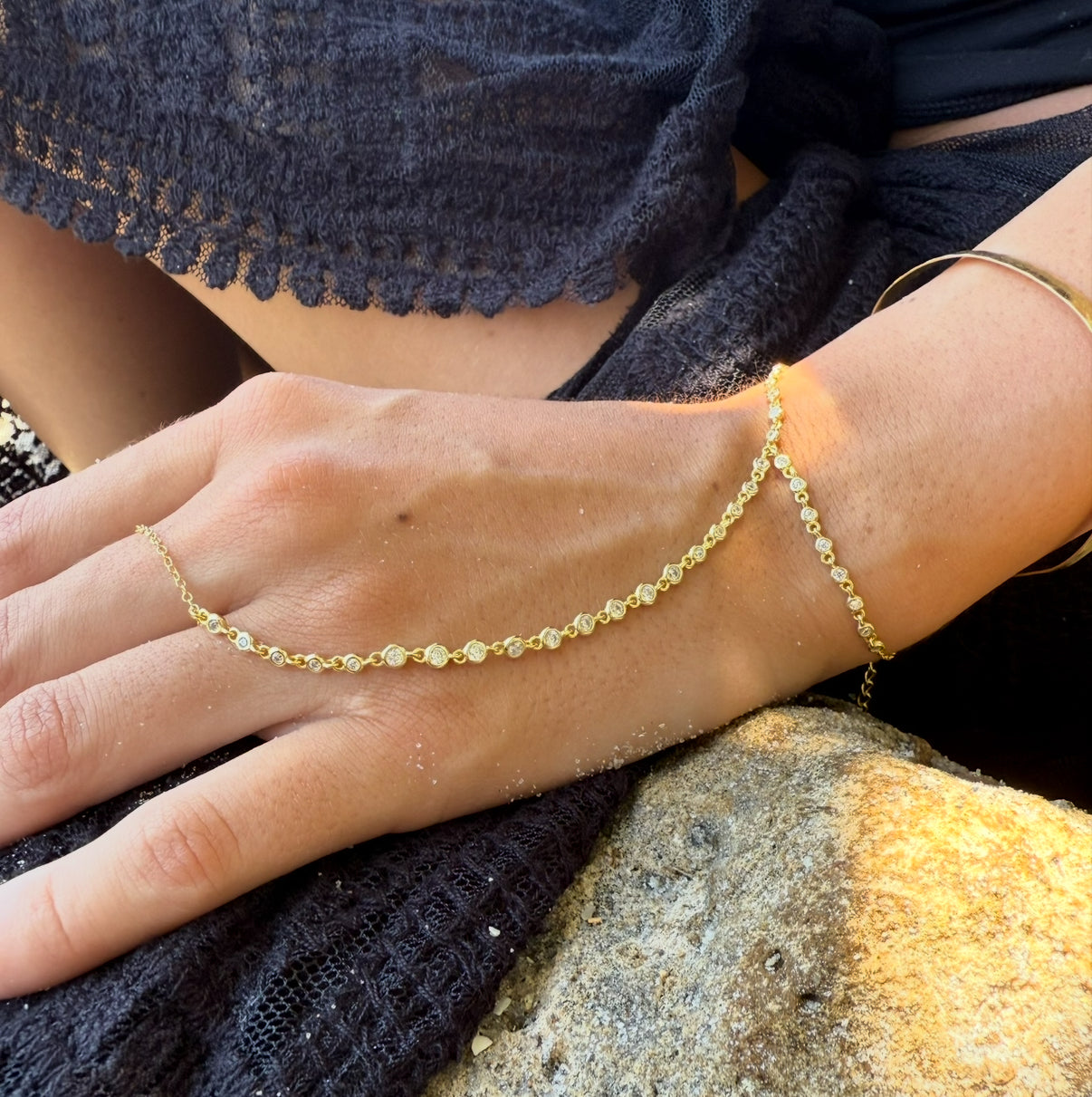 DAINTY  ROUND CZ HAND CHAIN