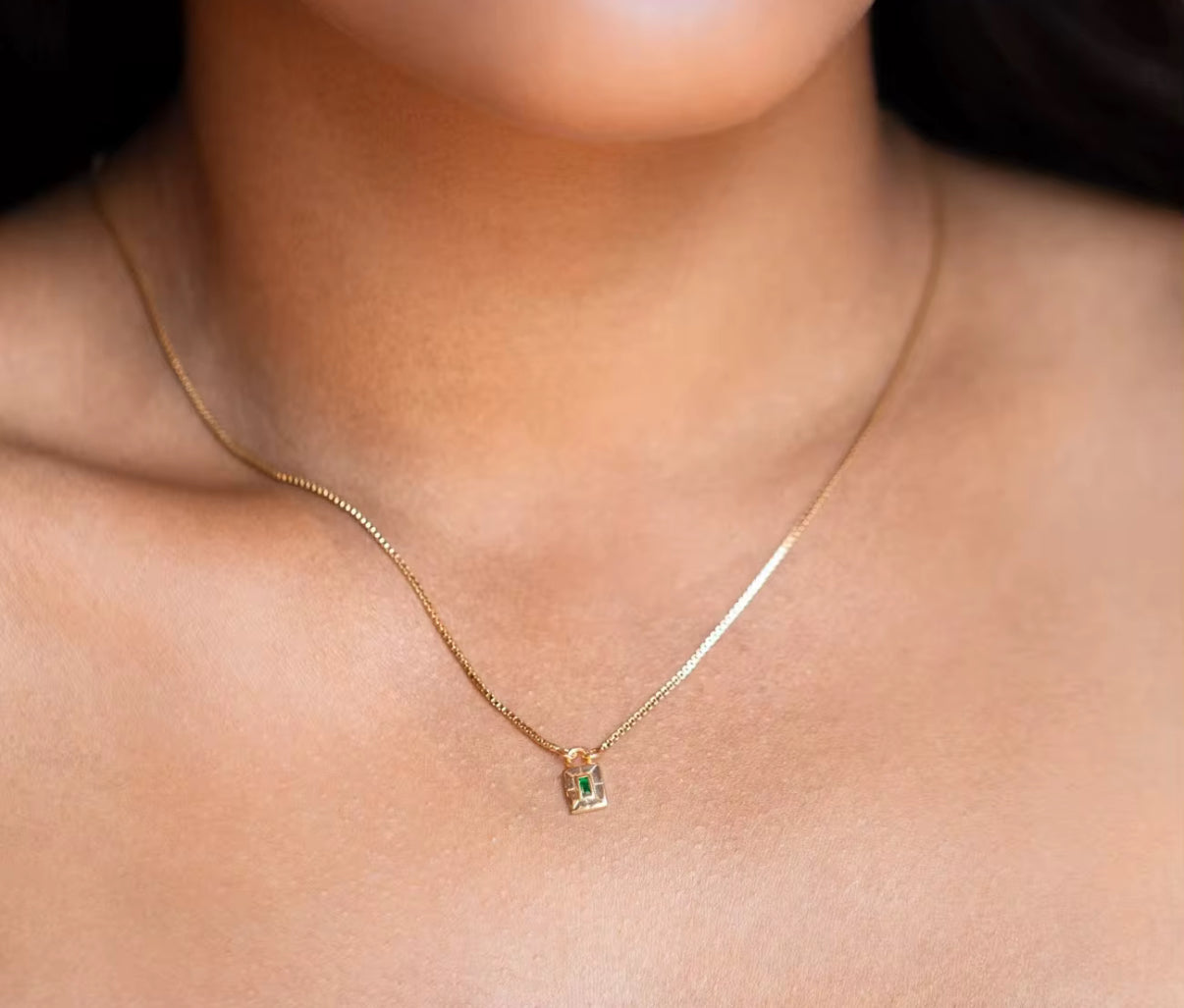 EMERALD SQUARE NECKLACE