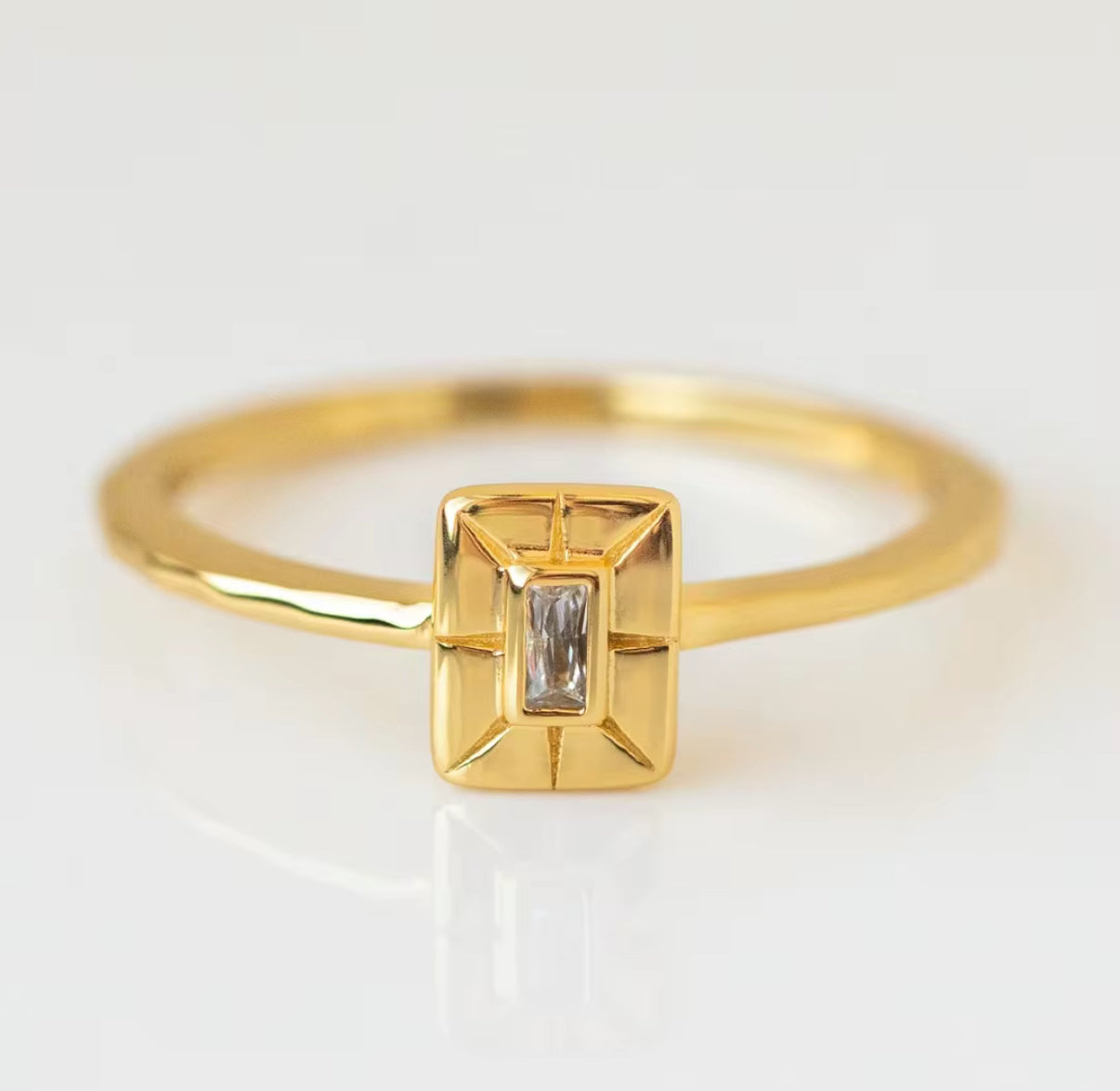 EMERALD SQUARE RING