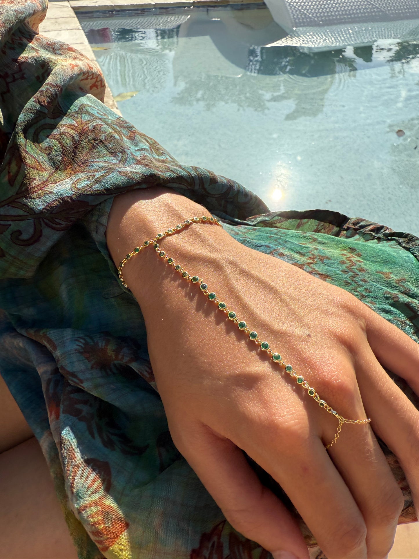 DAINTY  ROUND CZ HAND CHAIN