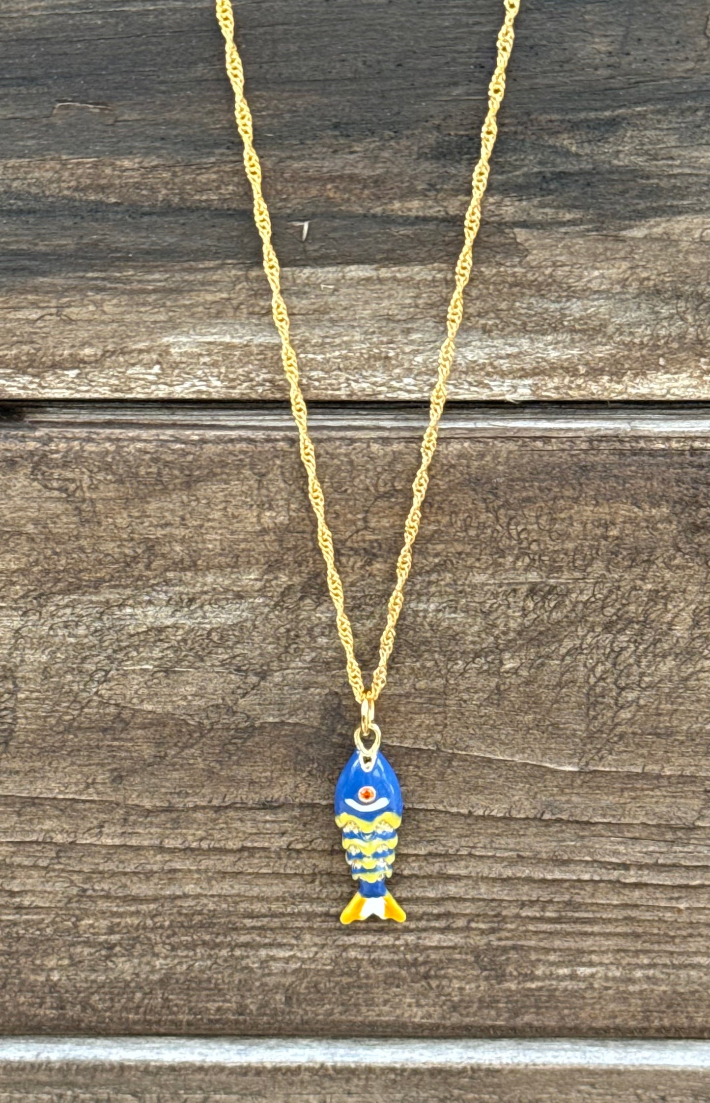 DAINTY LONG FISH NECKLACE