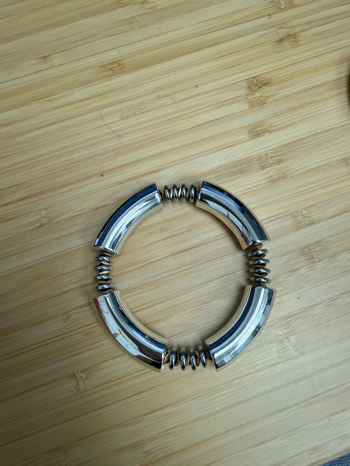 BRACELET