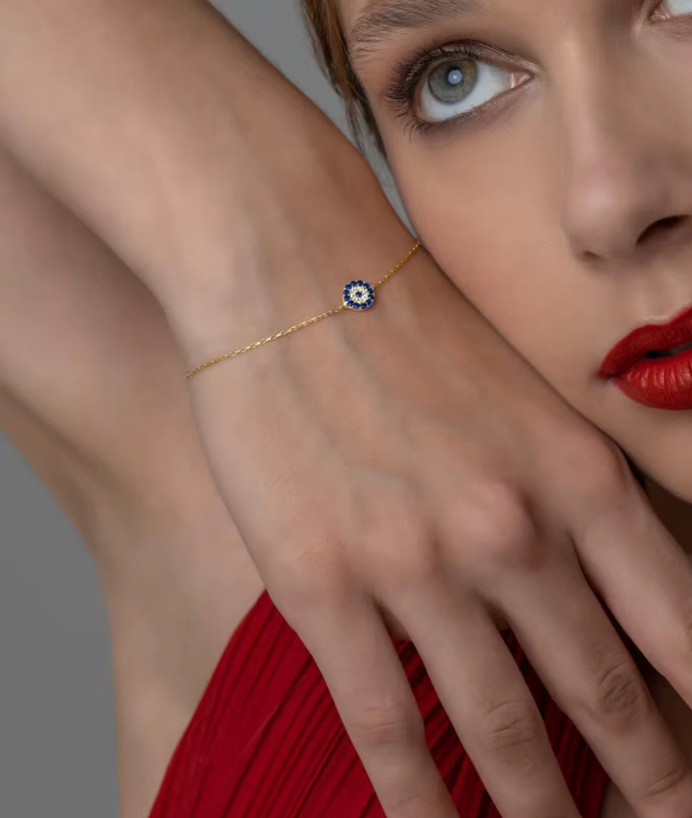 DAINTY EYE BRACELET