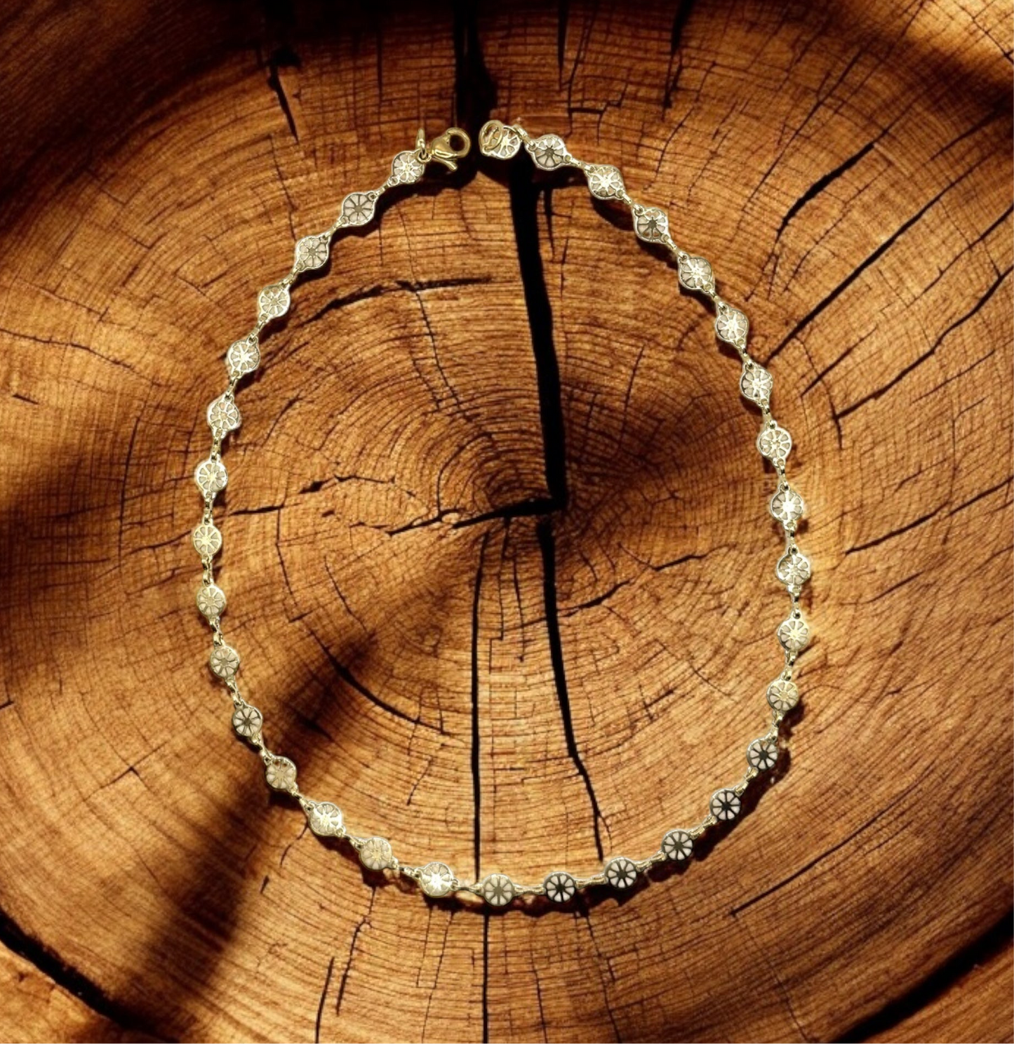 WHEEL CHARM CHOKER