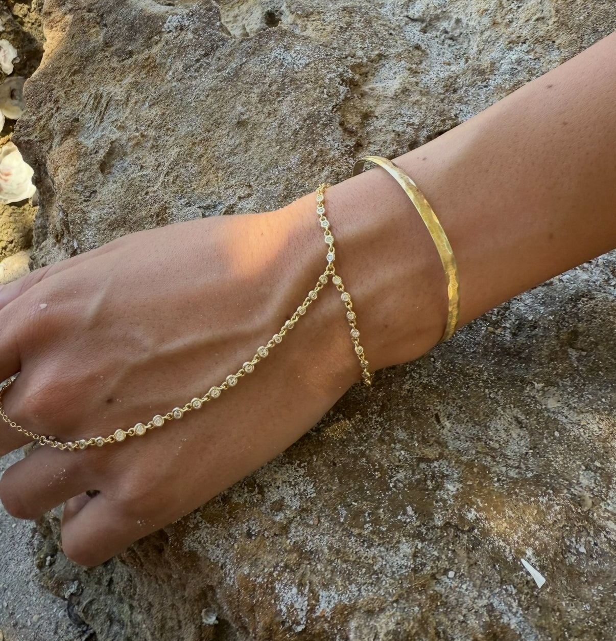 DAINTY  ROUND CZ HAND CHAIN