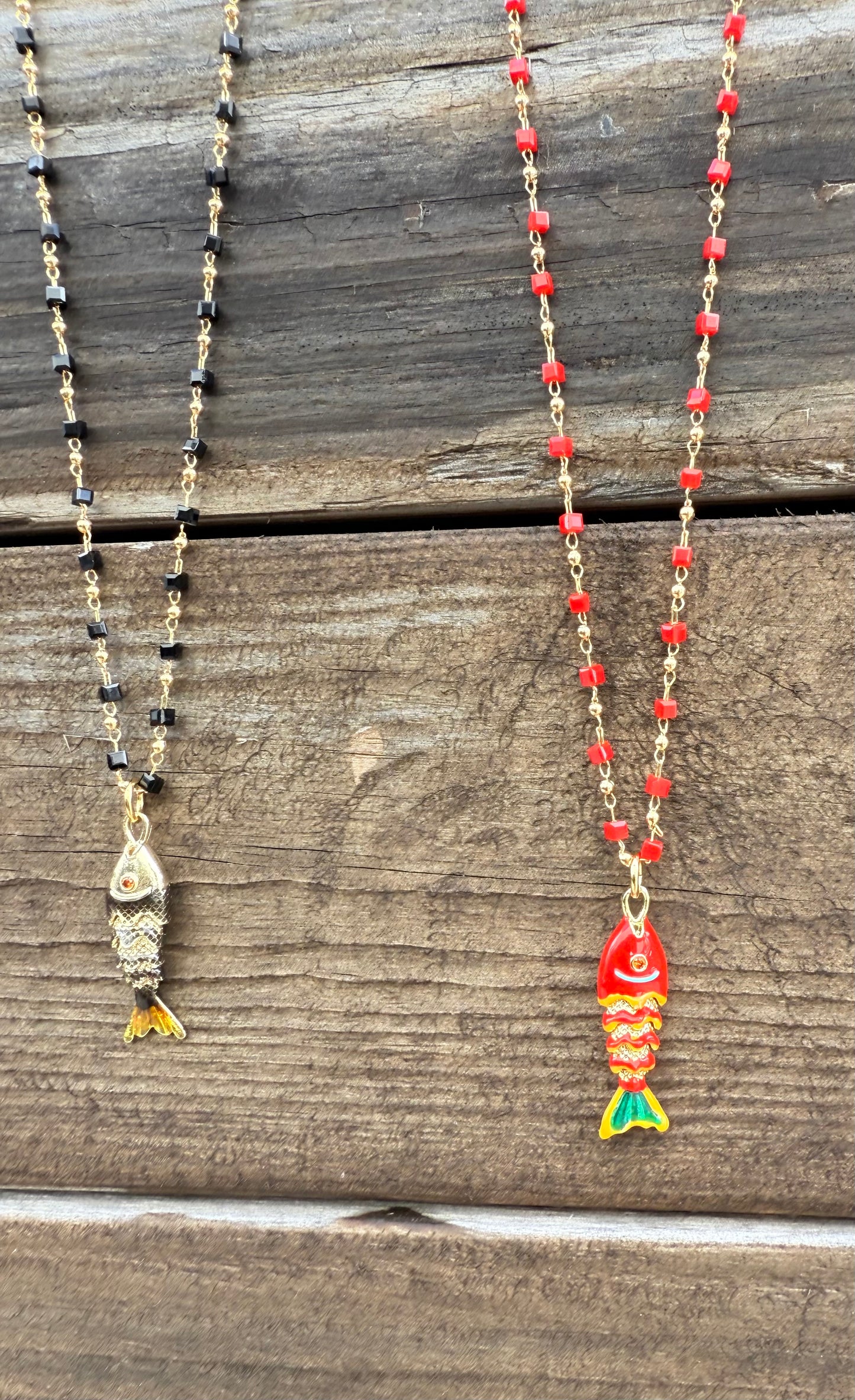BEADED SMALL FISH NECKLACE