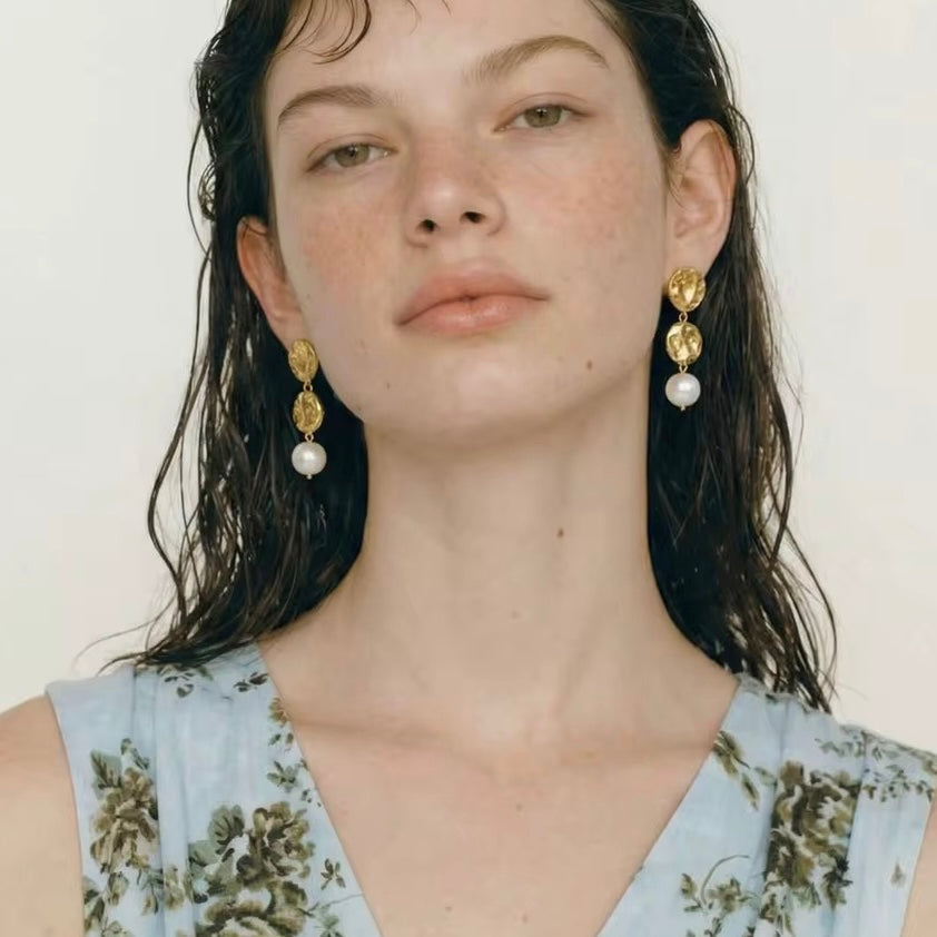 ROUND PEARL EARRINGS