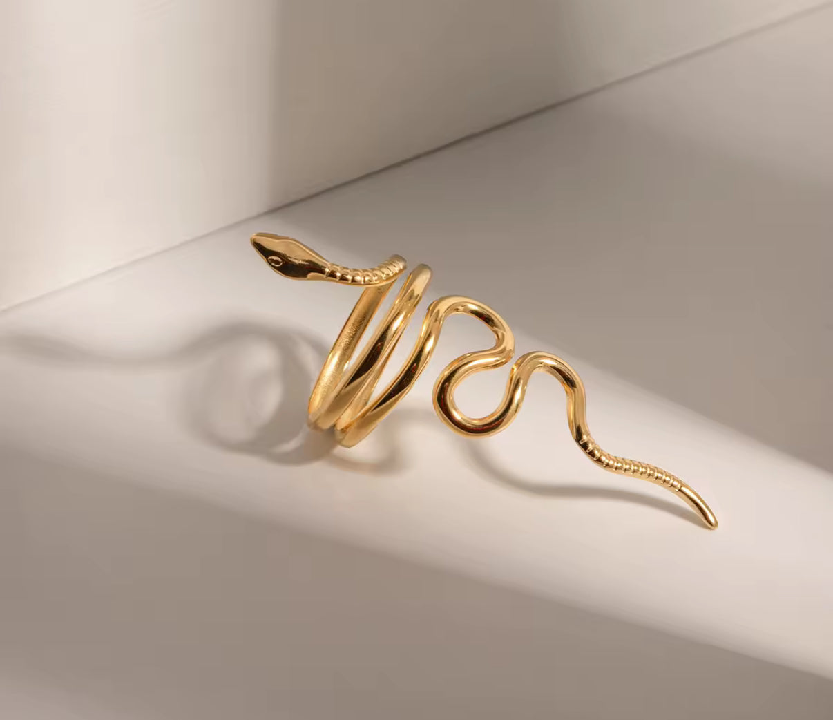 LONG SNAKE RING