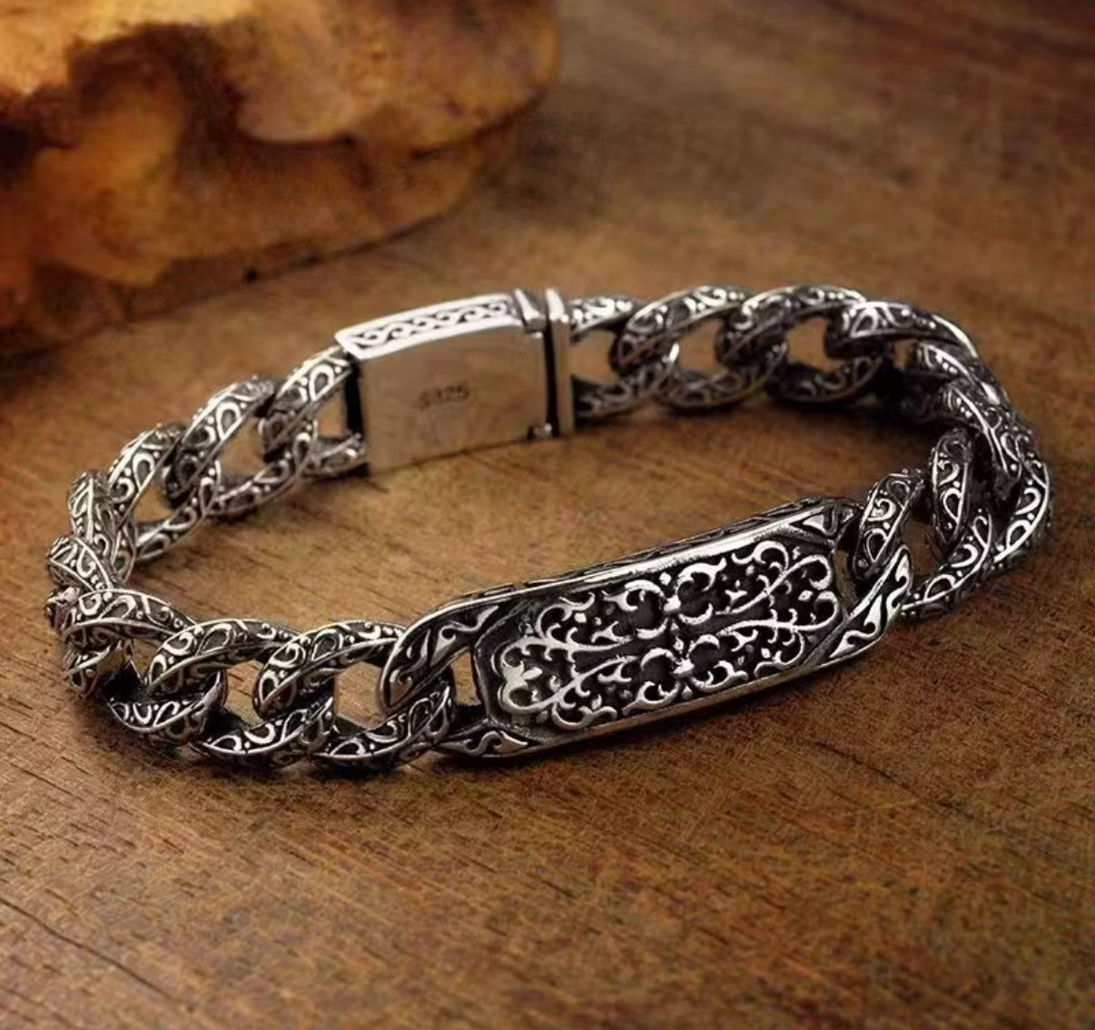 CURB PATTERN BRACELET