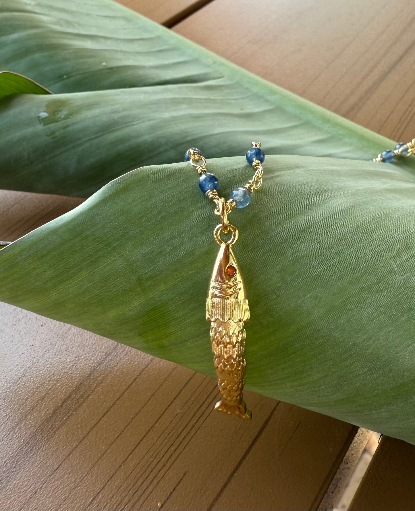BEADED LONG FISH NECKLACE