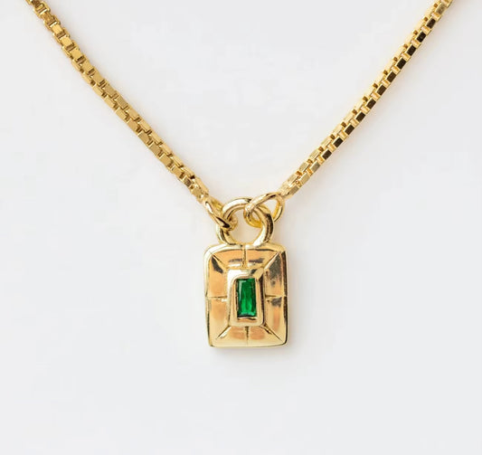 EMERALD SQUARE NECKLACE