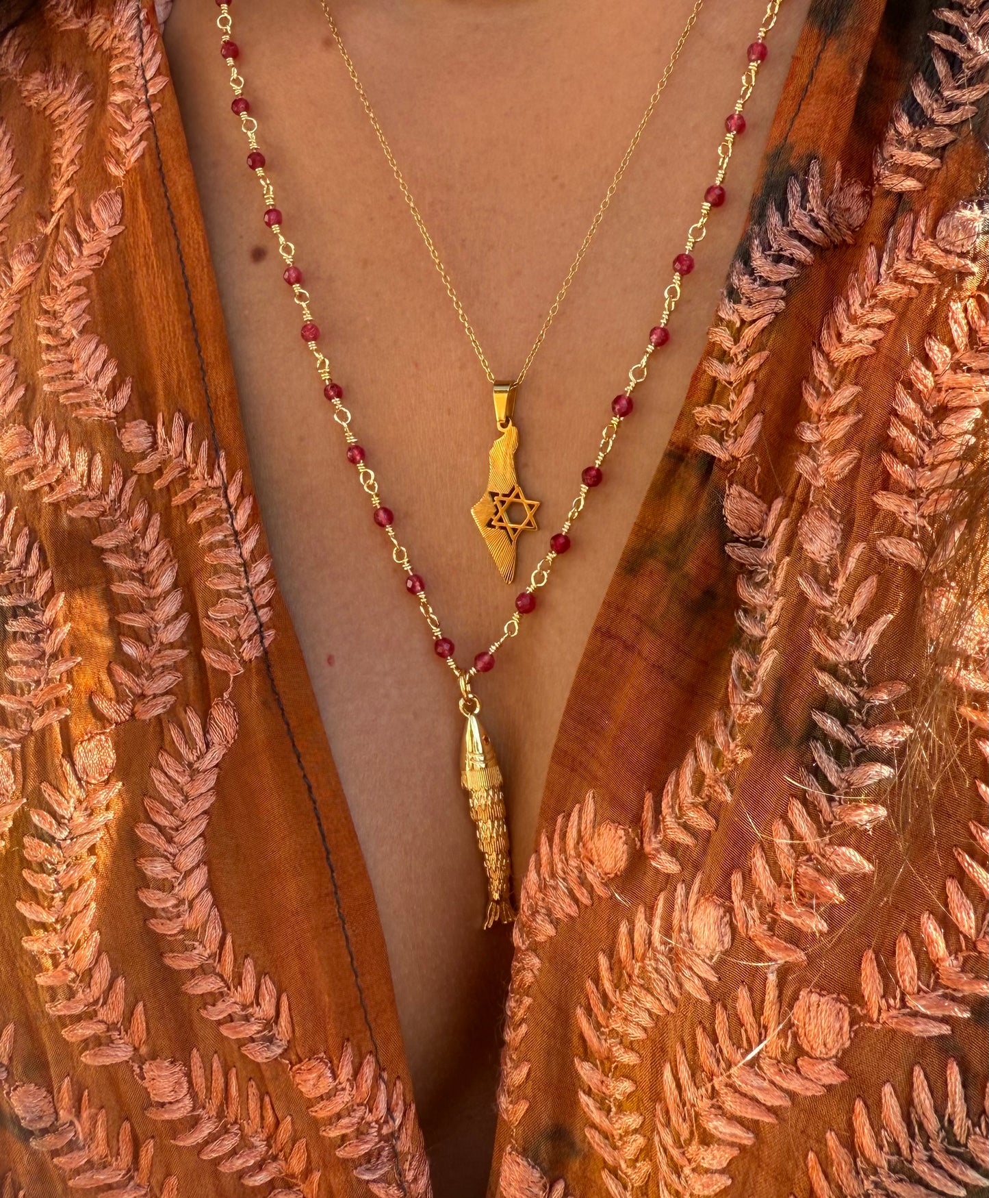 BEADED LONG FISH NECKLACE
