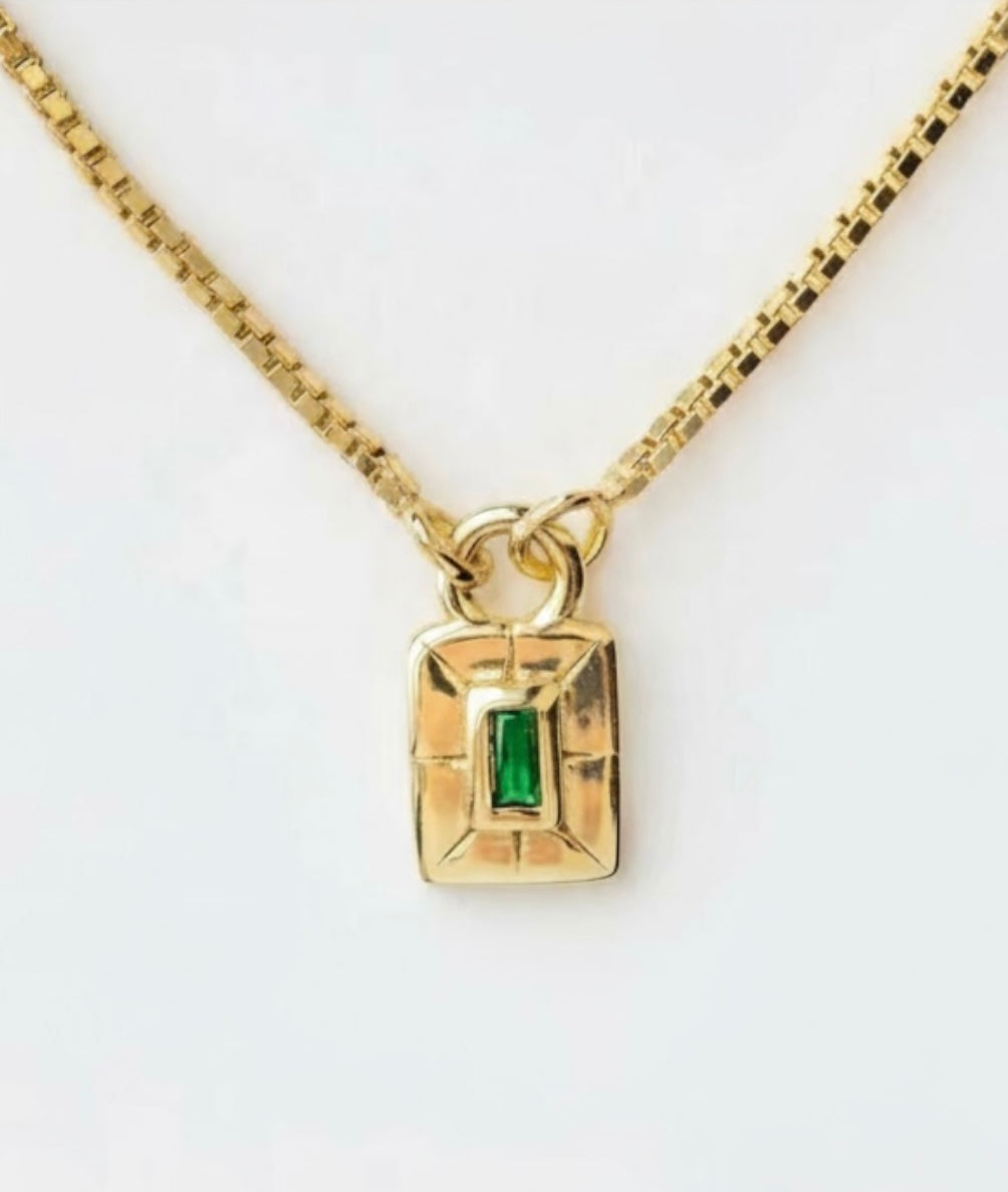 EMERALD SQUARE NECKLACE