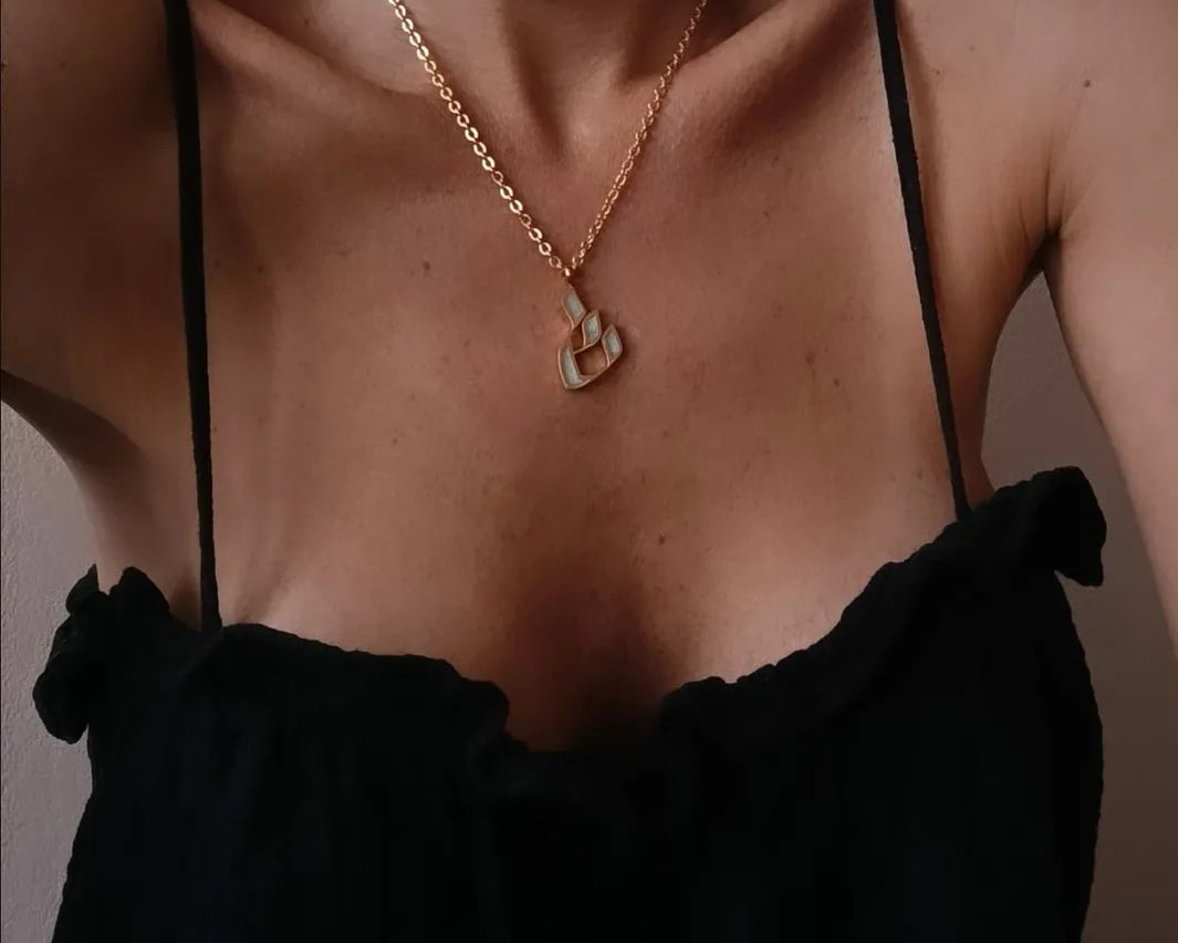 ש Necklace