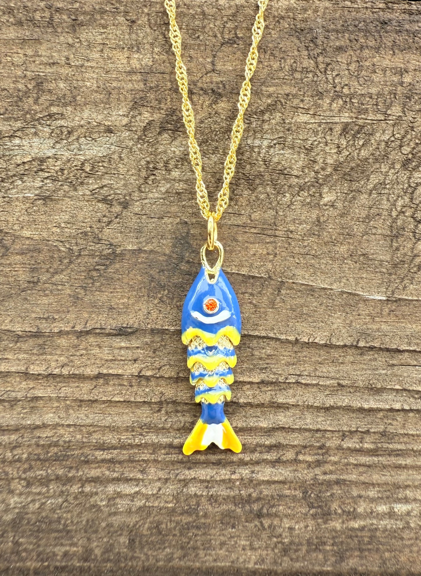 DAINTY LONG FISH NECKLACE