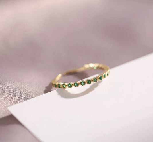 DAINTY EMERALD RING