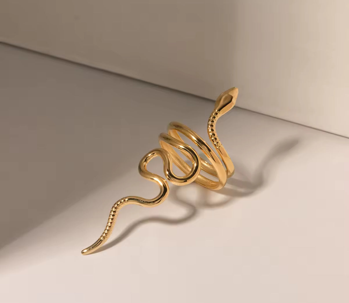 LONG SNAKE RING