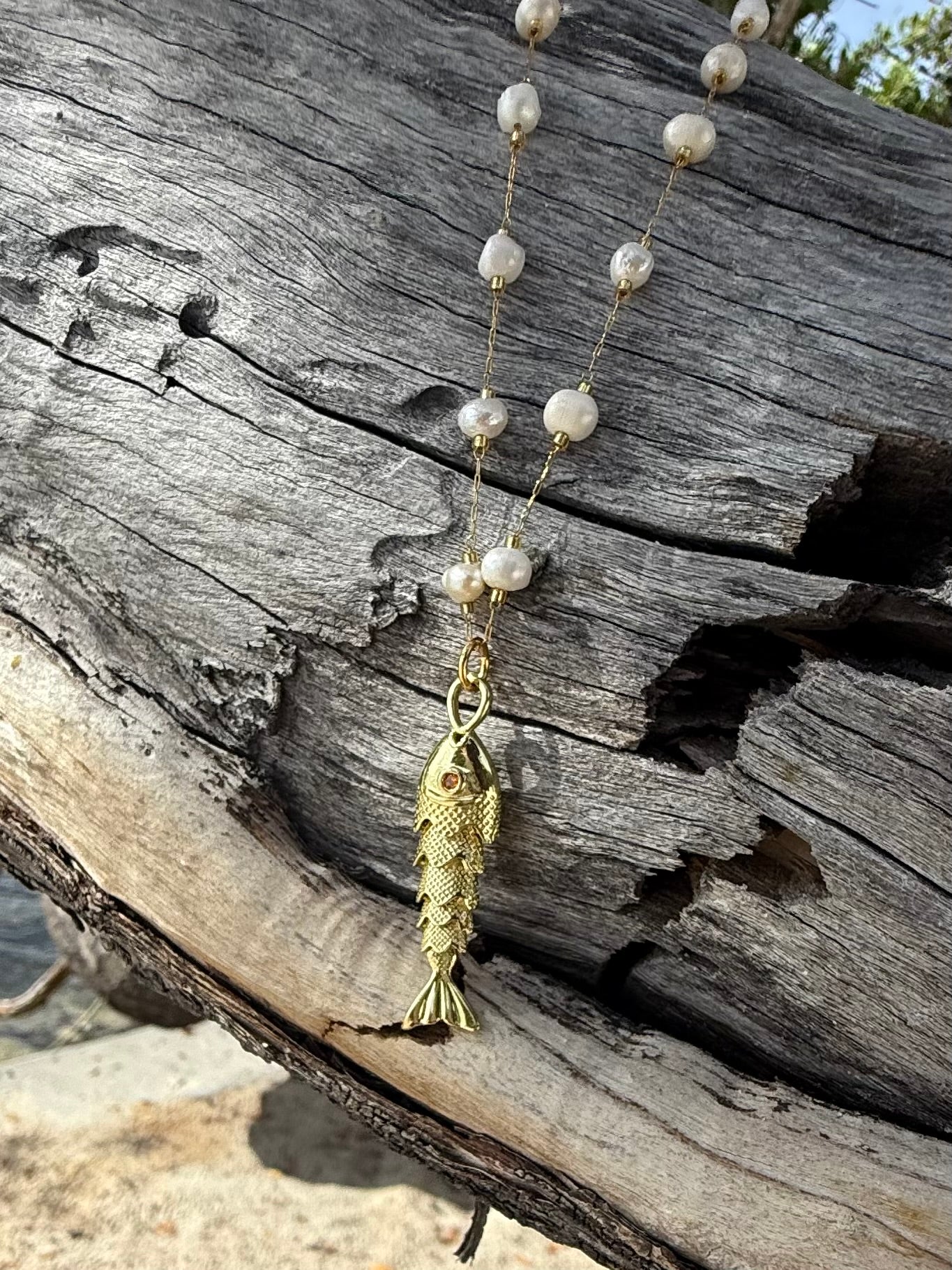 PEARL FISH NECKLACE