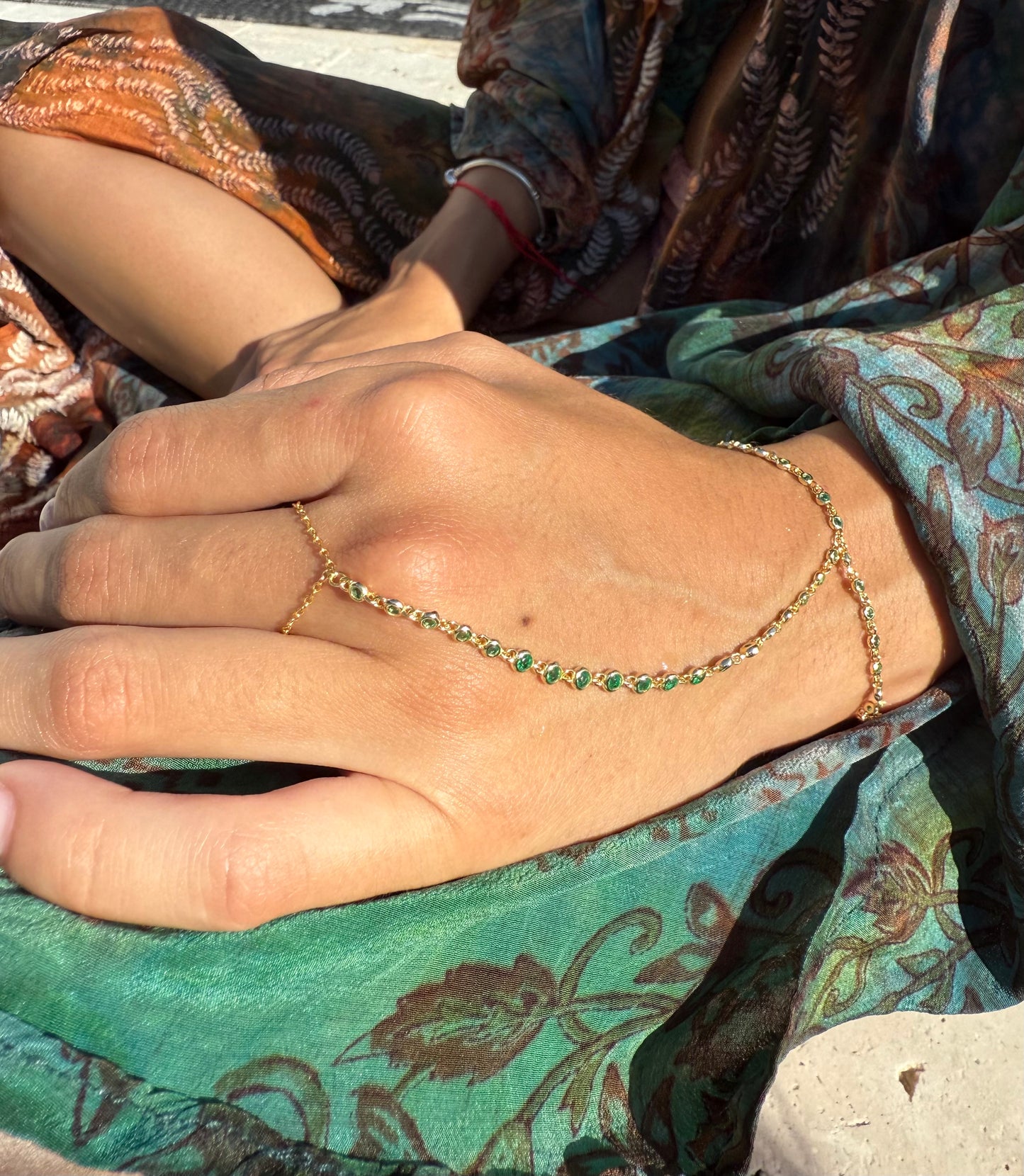 DAINTY  ROUND CZ HAND CHAIN