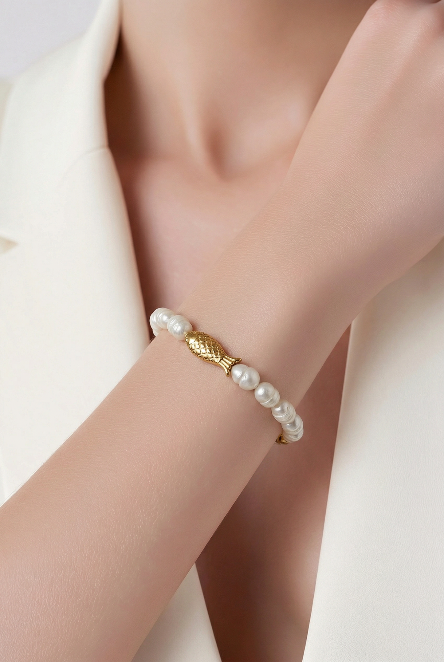 FISH PEARL BRACELET