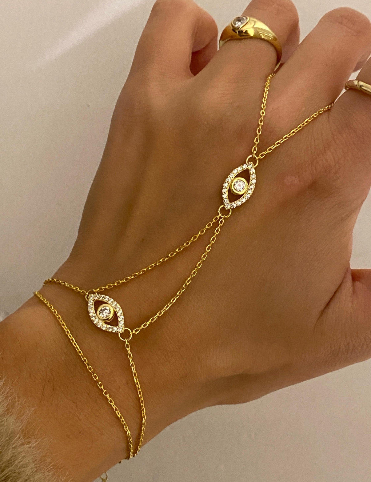 DOUBLE EYE HAND CHAIN