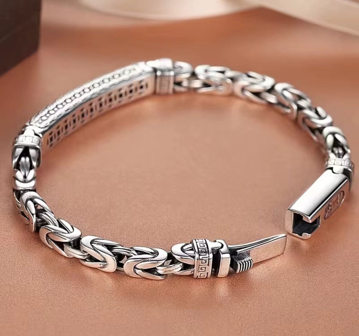 WOVEN PATTERN BRACELET