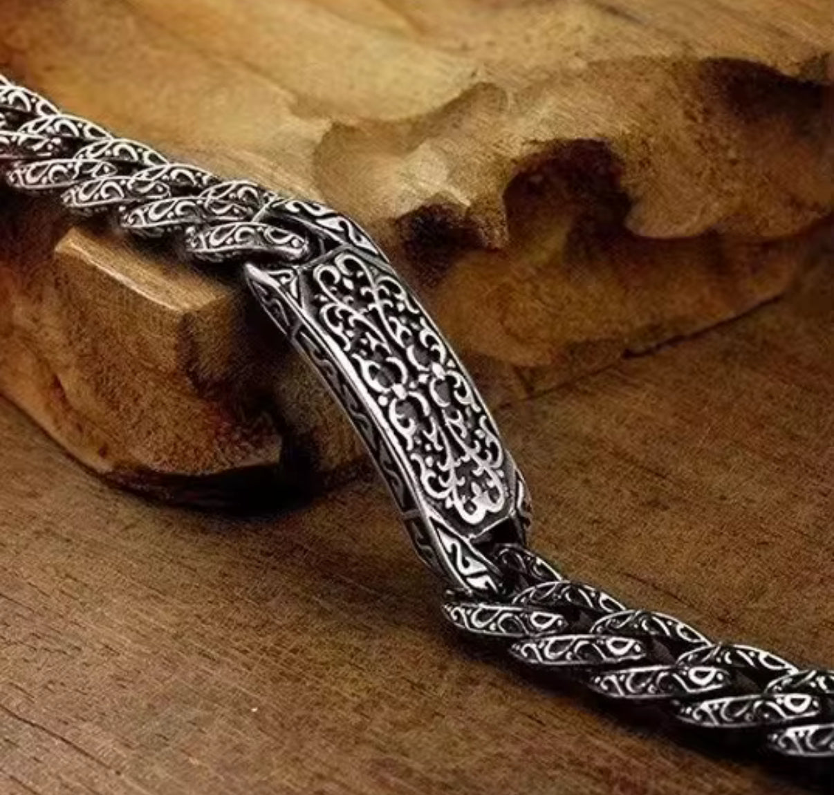 CURB PATTERN BRACELET