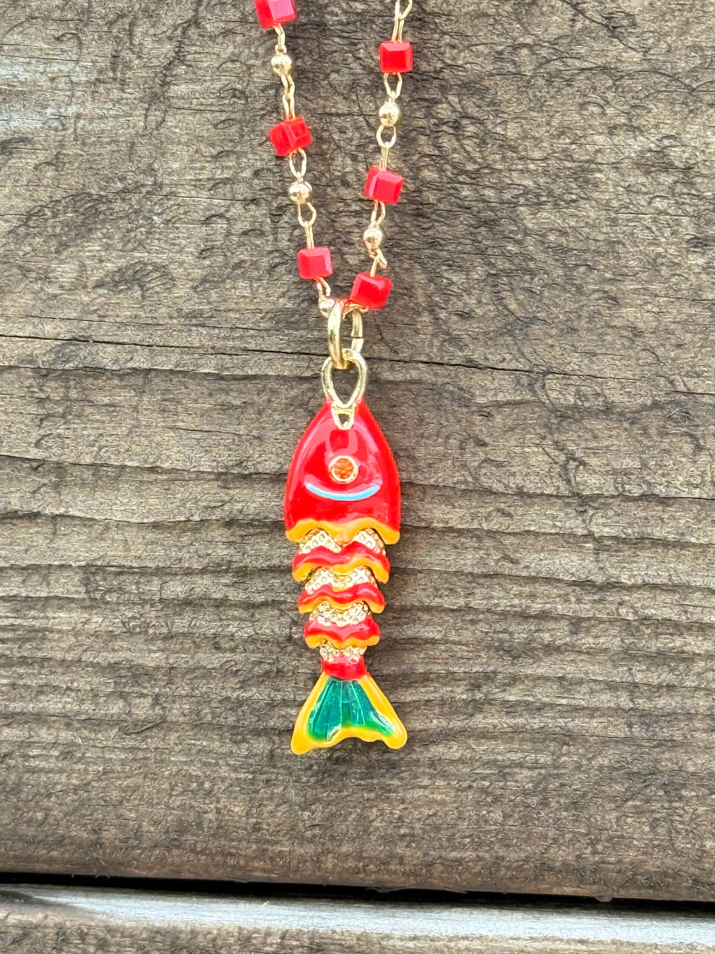 BEADED SMALL FISH NECKLACE