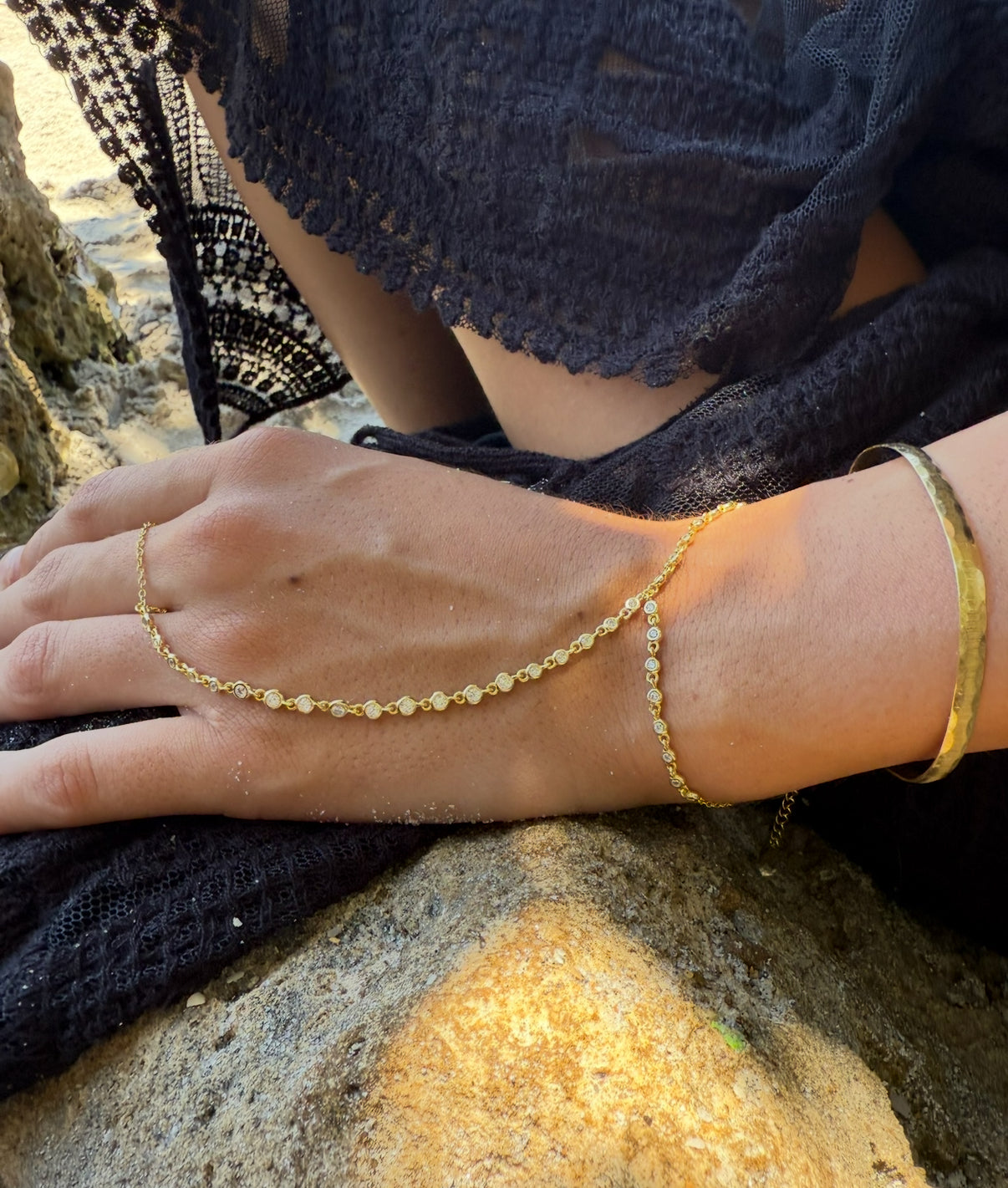 DAINTY  ROUND CZ HAND CHAIN