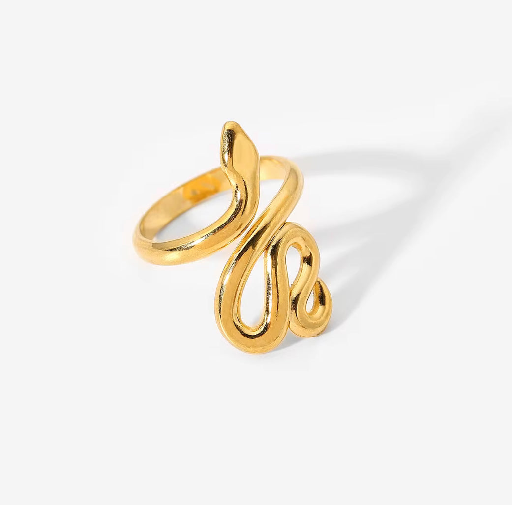 TWISTED SNAKE RING