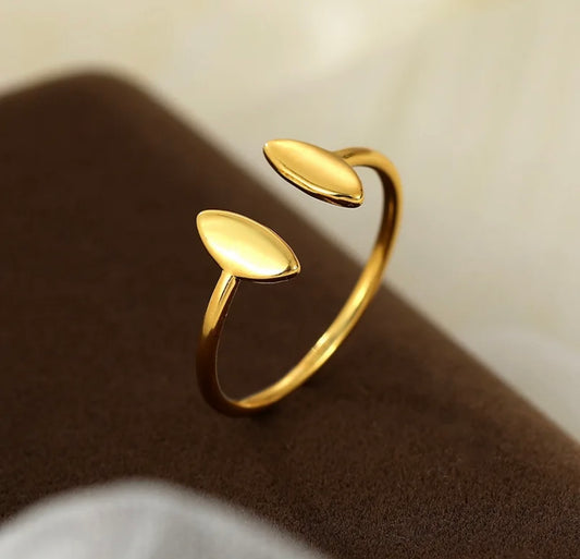 DAINTY DOUBLE RING