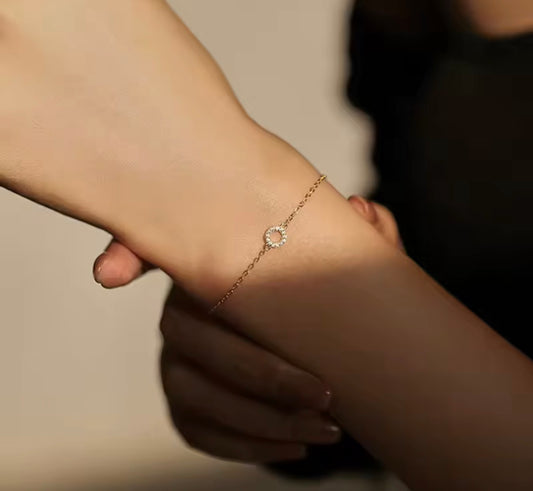 Dainty Round Bracelet in 18K Gold Plated Sterling Silver