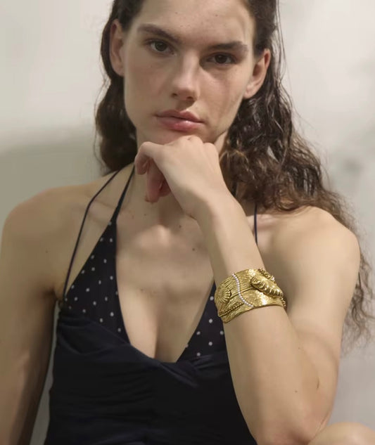 SHELL CUFF