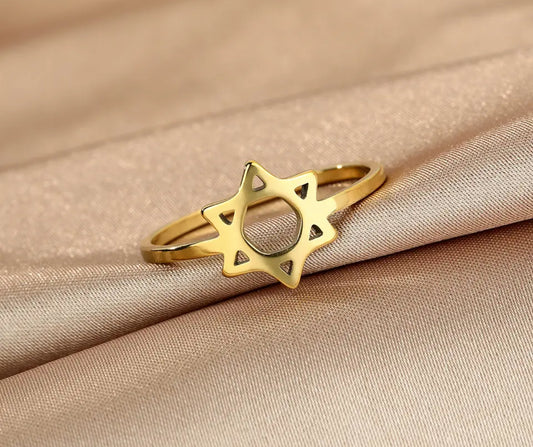 DAINTY JEWISH STAR RING