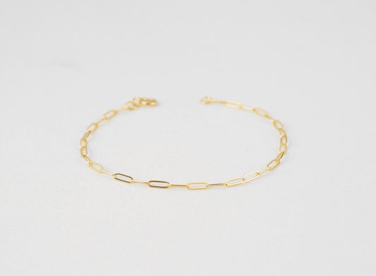 DAINTY PAPERCLIP BRACELET