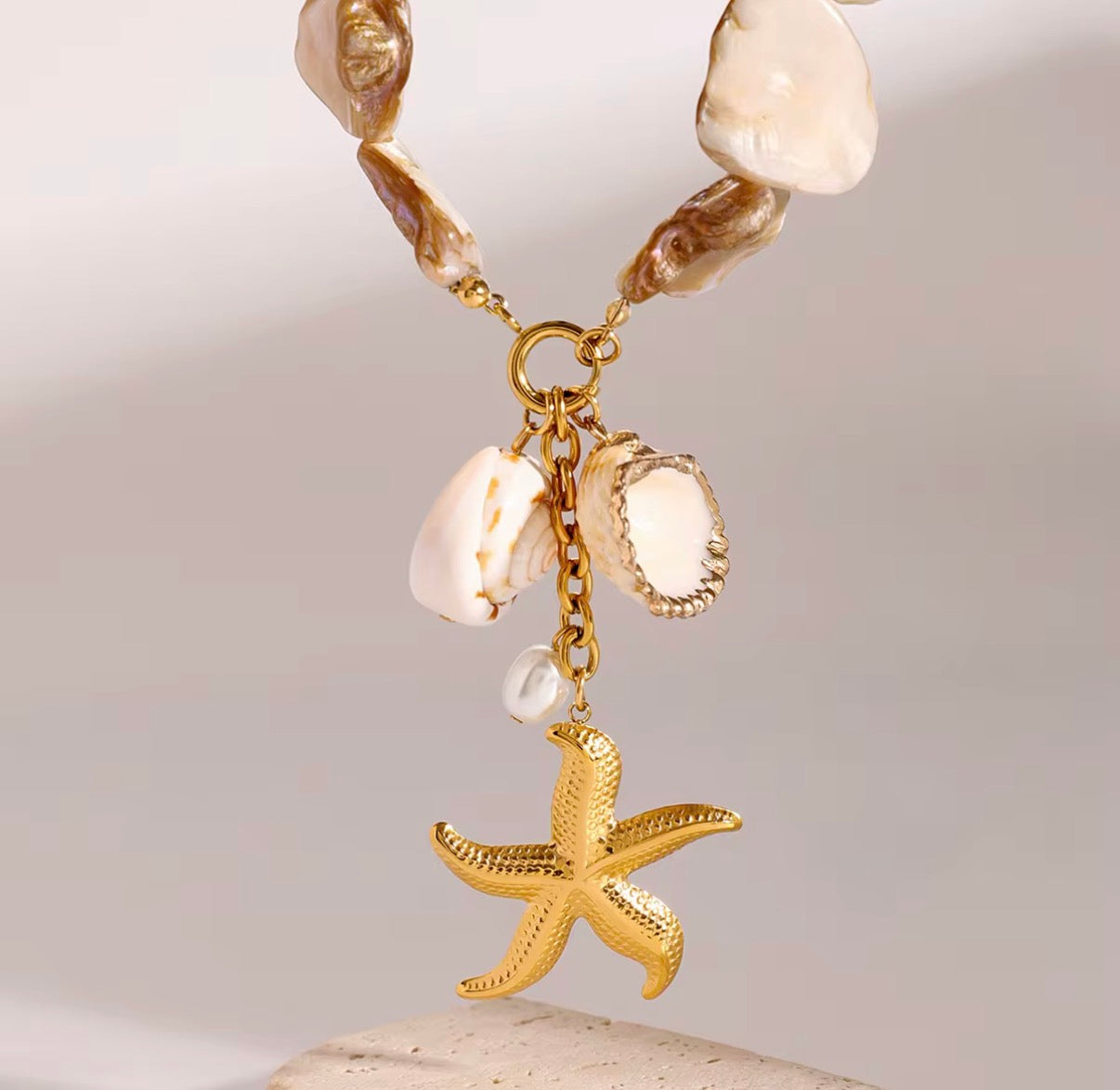 SHELL CHARM NECKLACE