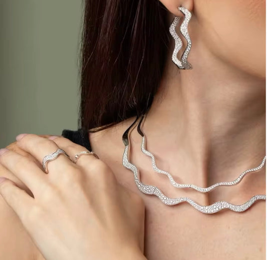 WAVE NECKLACE