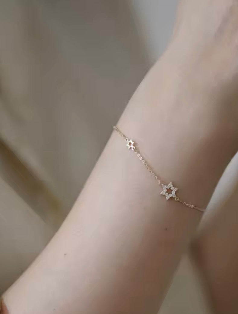 DAINTY STAR BRACLET