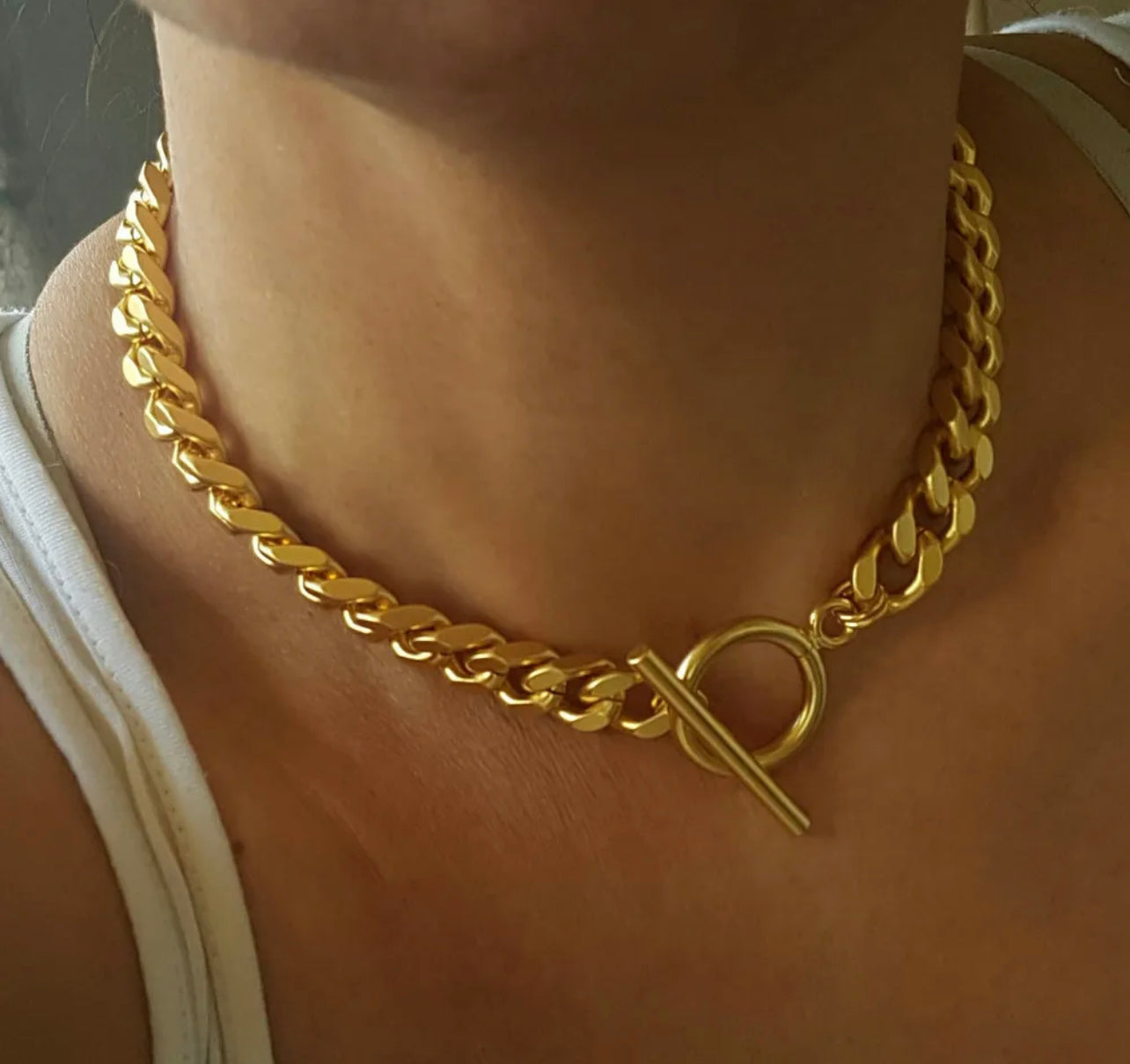 TOGGLE CURB NECKLACE