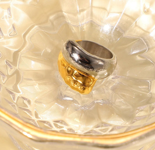 TWO TONE TWISTED RING