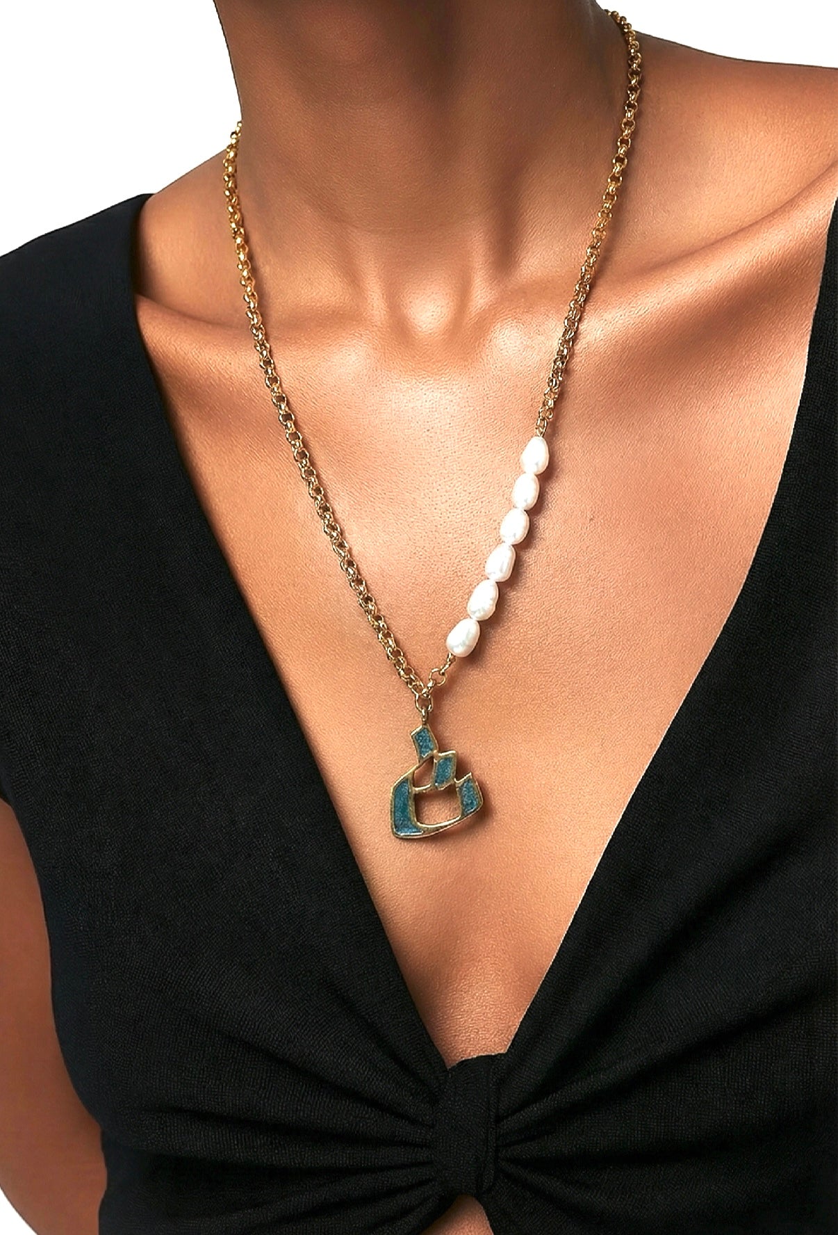 ש LONG NECKLACE
