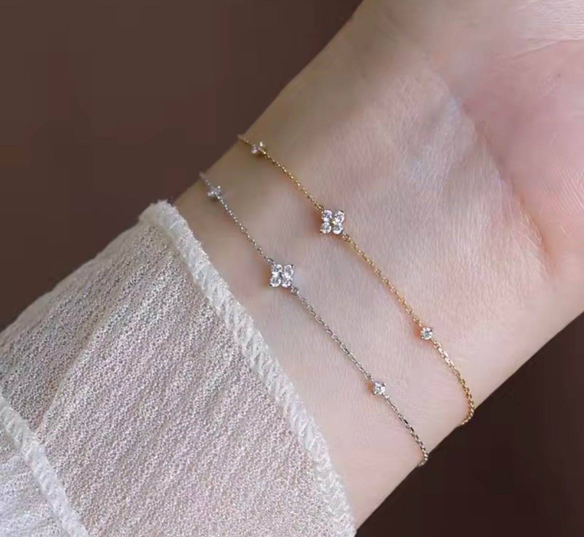 DAINTY FLOWERS BRACELET