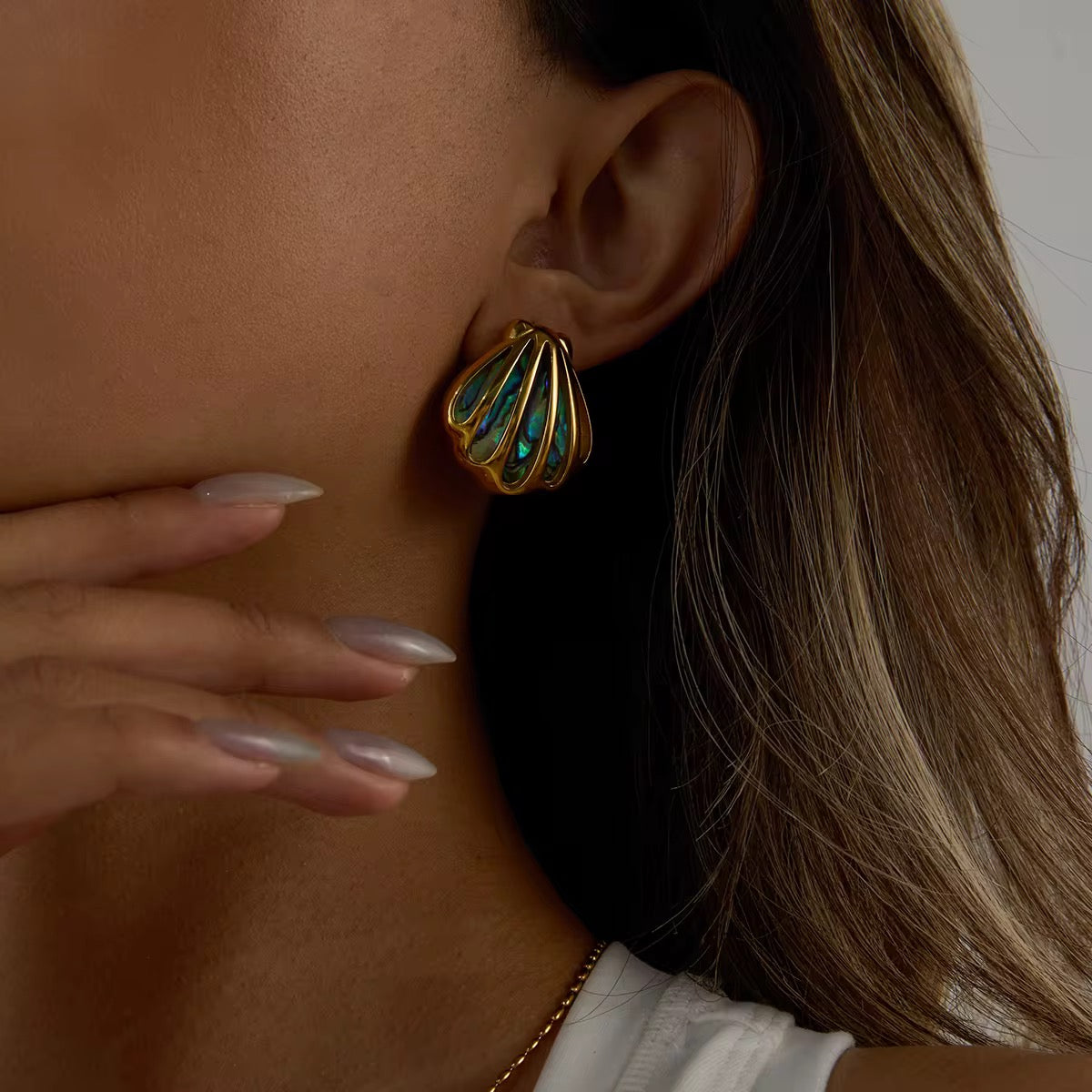 MULTI COLOR SHELL EARRINGS