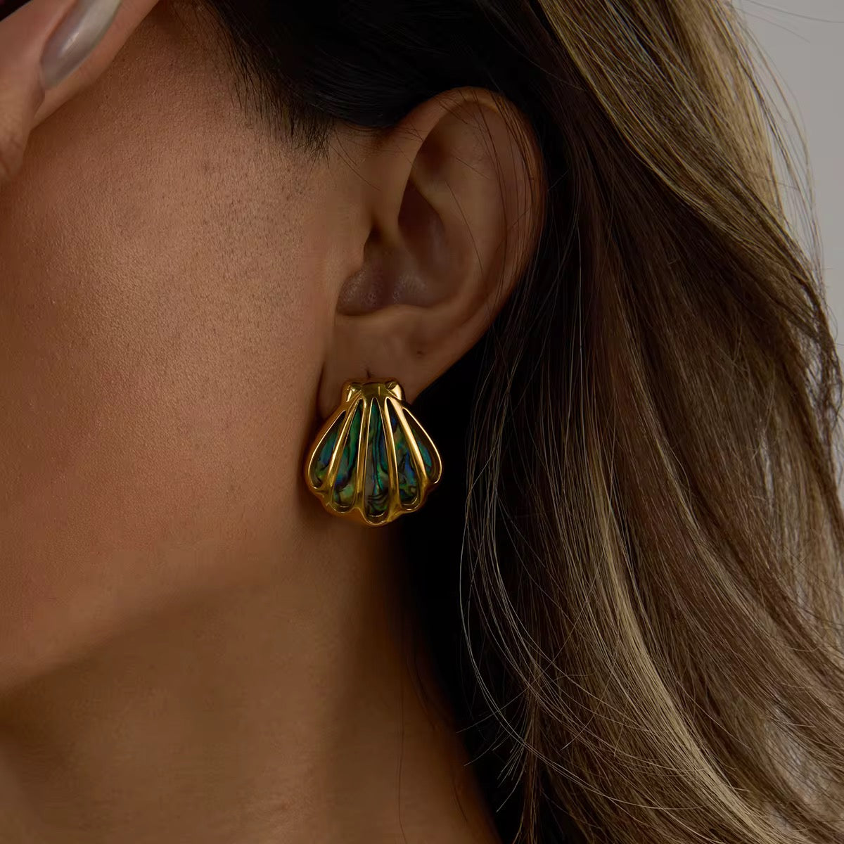MULTI COLOR SHELL EARRINGS